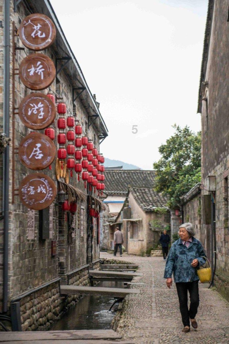 出狱不到24小时开始作案，赤峰红山公安破获系列盗窃沿街商铺案
